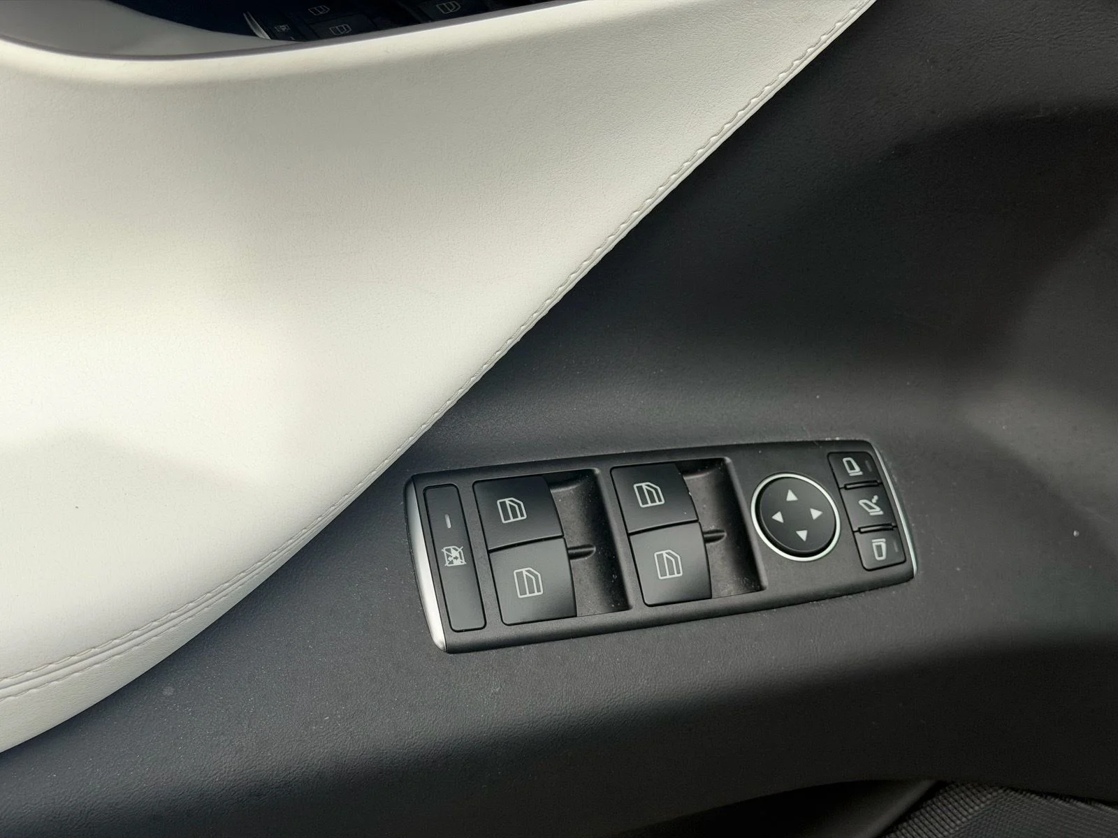 Used 2018 Gray Tesla  image 16