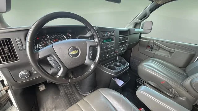 Used 2022 Summit White Chevrolet WT image 17