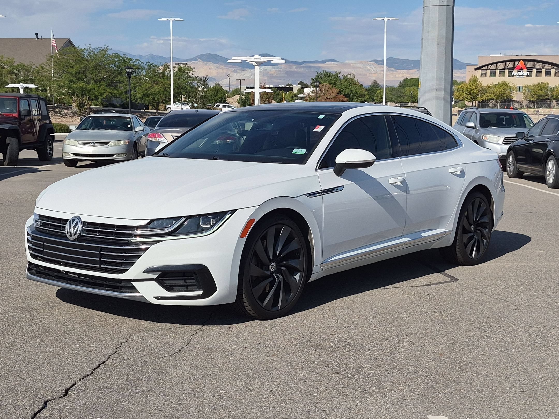 Used 2020 Pure White Volkswagen SEL R-Line image 8