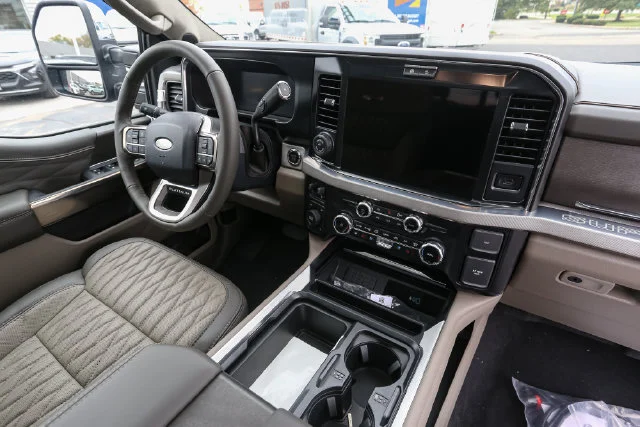 New 2027 Glacier Gray Metallic Tri-Coat Ford Platinum image 16