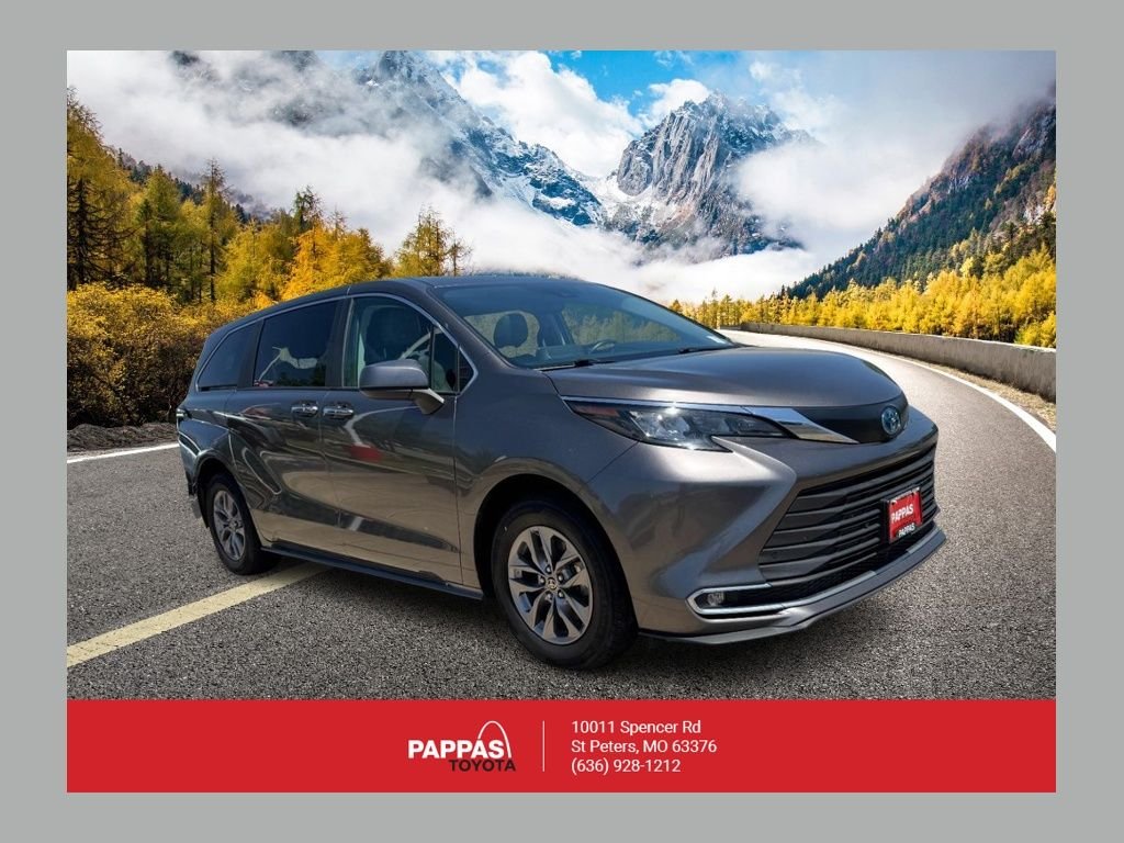 2024 Toyota Sienna XLE 7-Passenger Hybrid FWD's photo