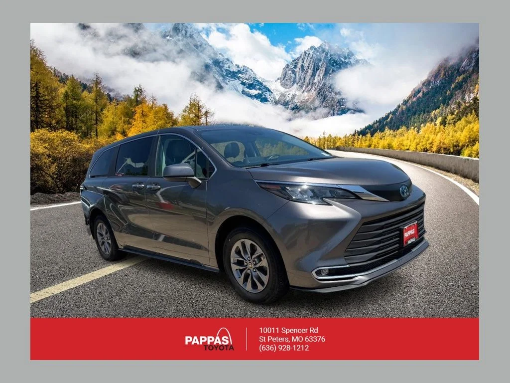 2024 Toyota Sienna XLE 7-Passenger Hybrid FWD's photo