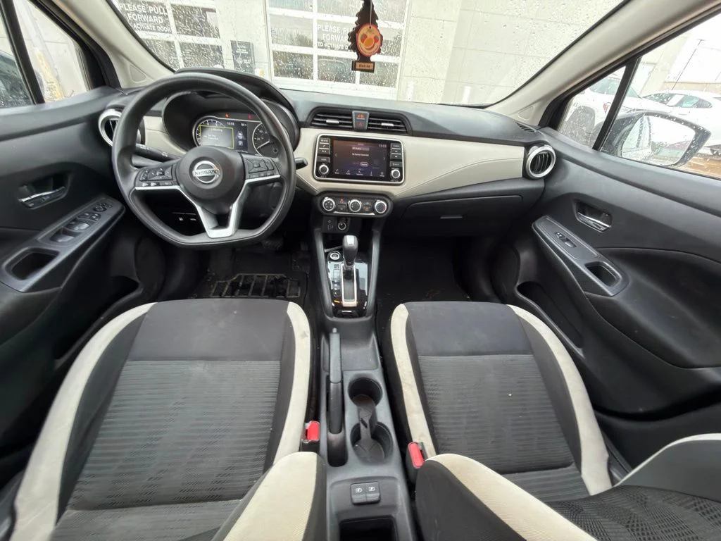 Used 2021 Black Nissan 1.6 SV image 9
