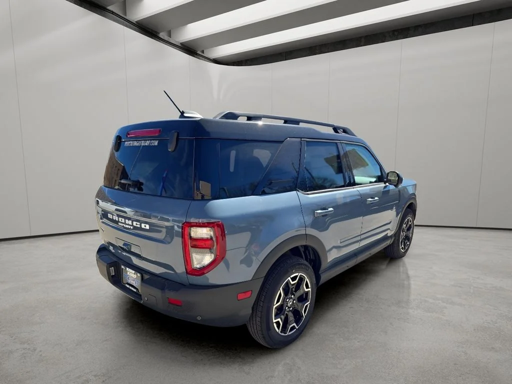 New 2025 Azure Gray Metallic Tri-Coat Ford Outer Banks® image 5