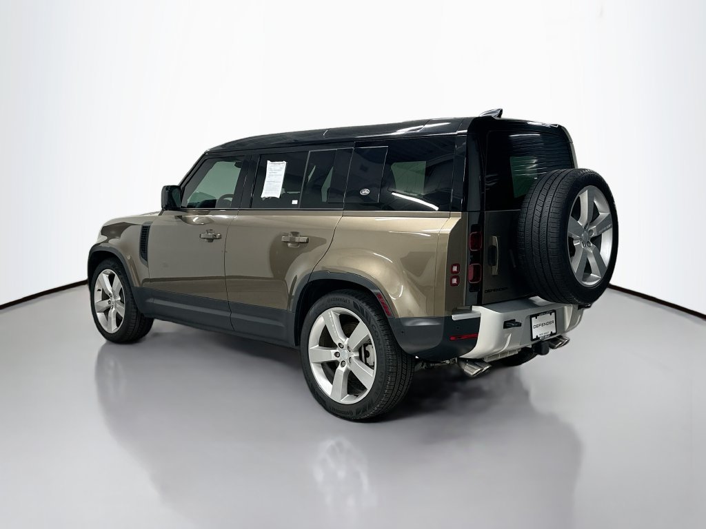 Used 2024 Brown Land Rover SE image 3