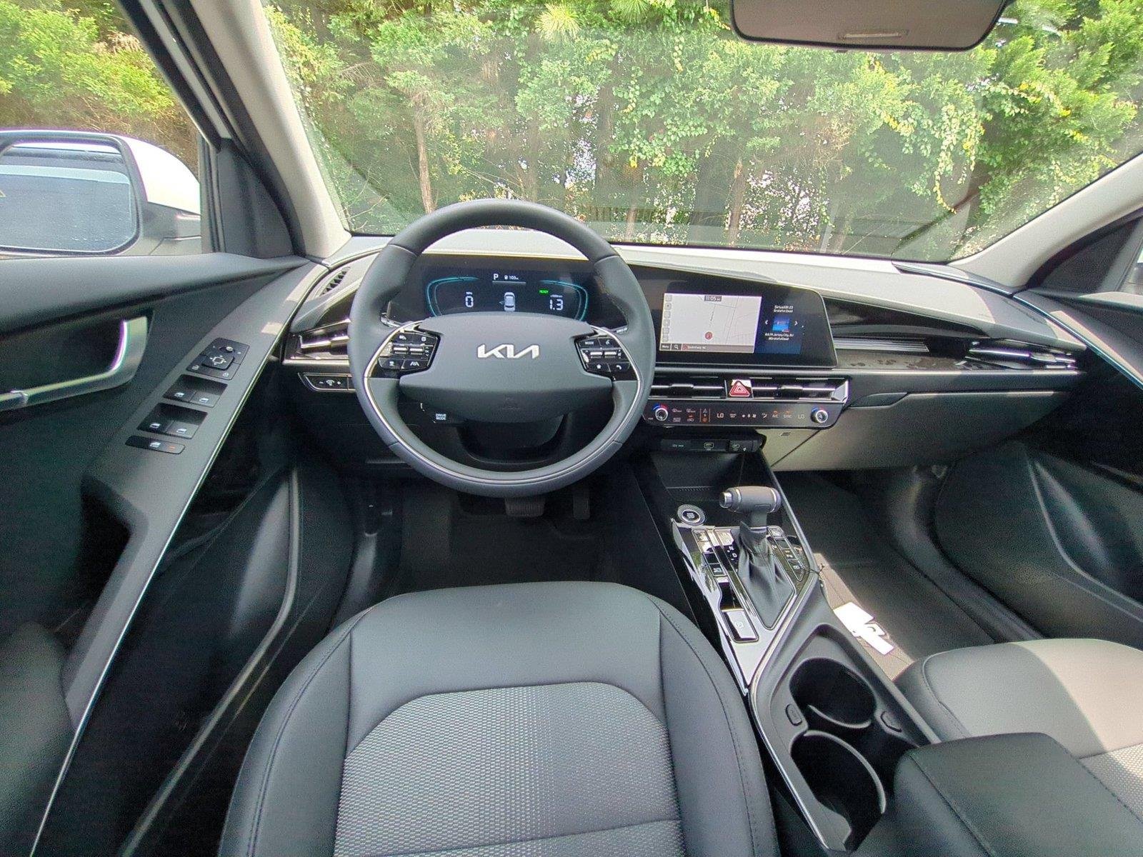 New 2026 Snow White Pearl Kia EX image 34