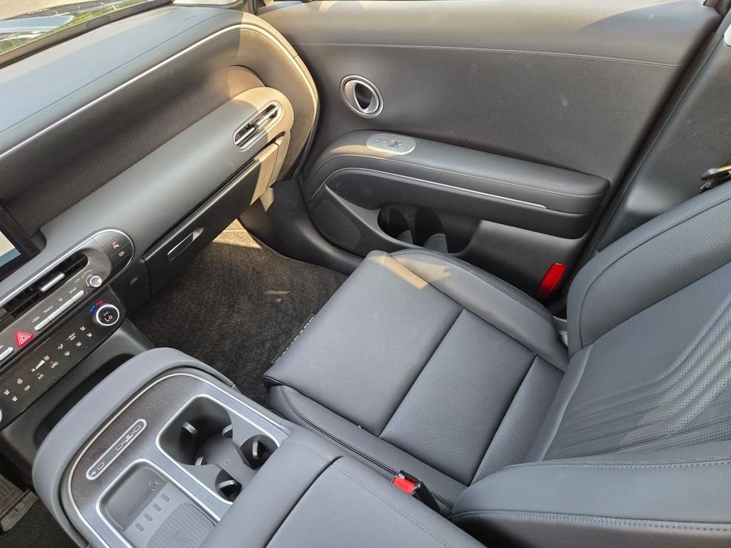 Used 2026 Black Hyundai SEL Premium image 14