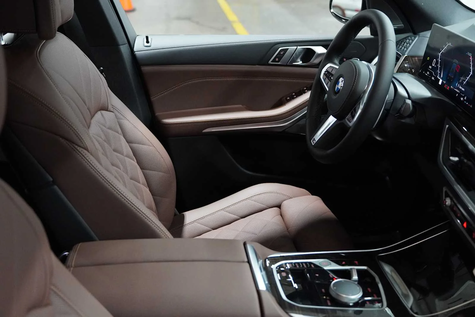 New 2026 Manhattan Green Metallic BMW xDrive40i image 11