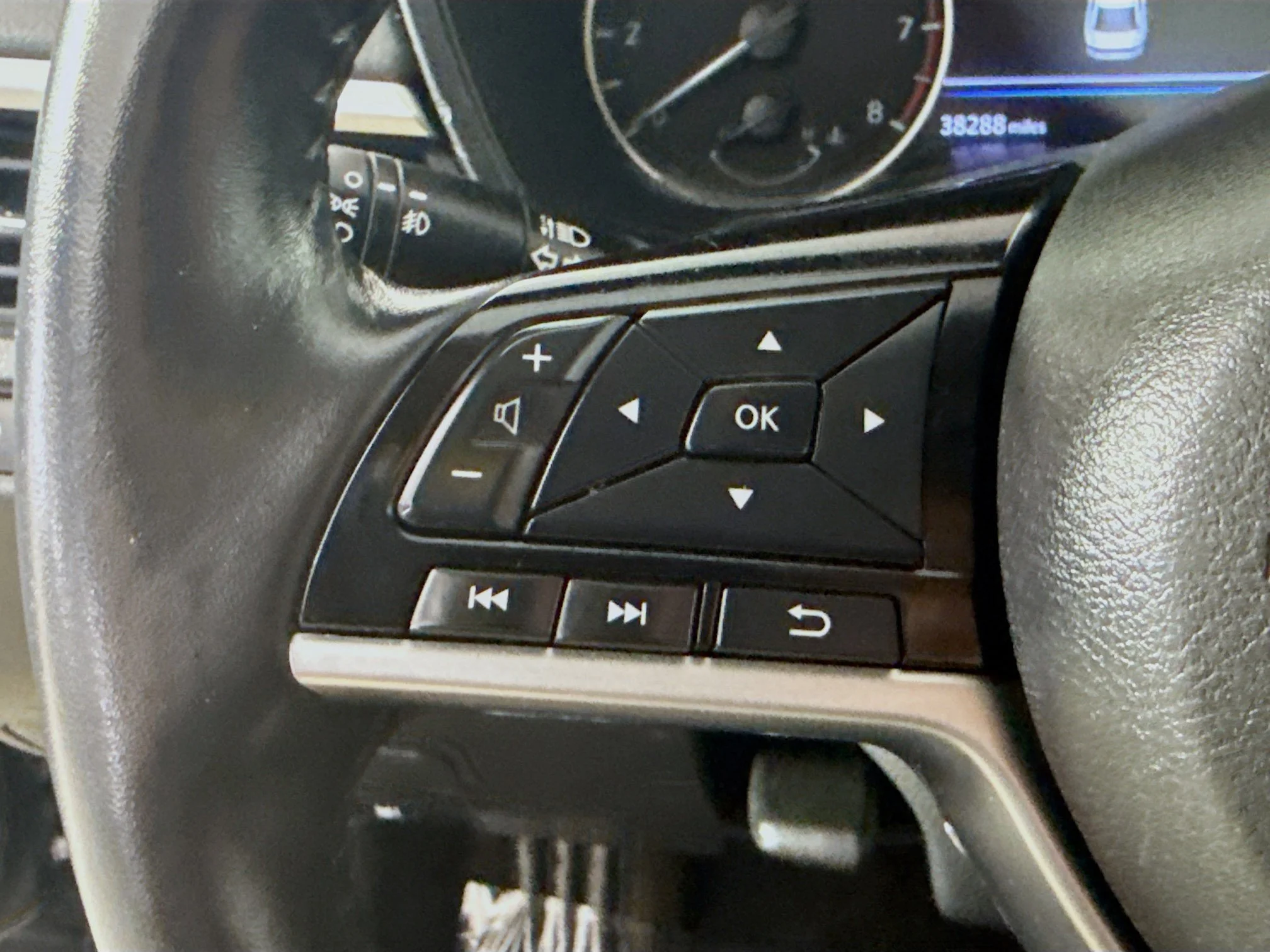 Used 2020 Storm Blue Metallic Nissan 2.5 SV image 10