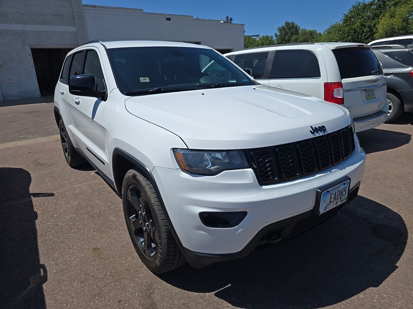 Used 2019 Bright White Clearcoat JEEP Laredo image 2