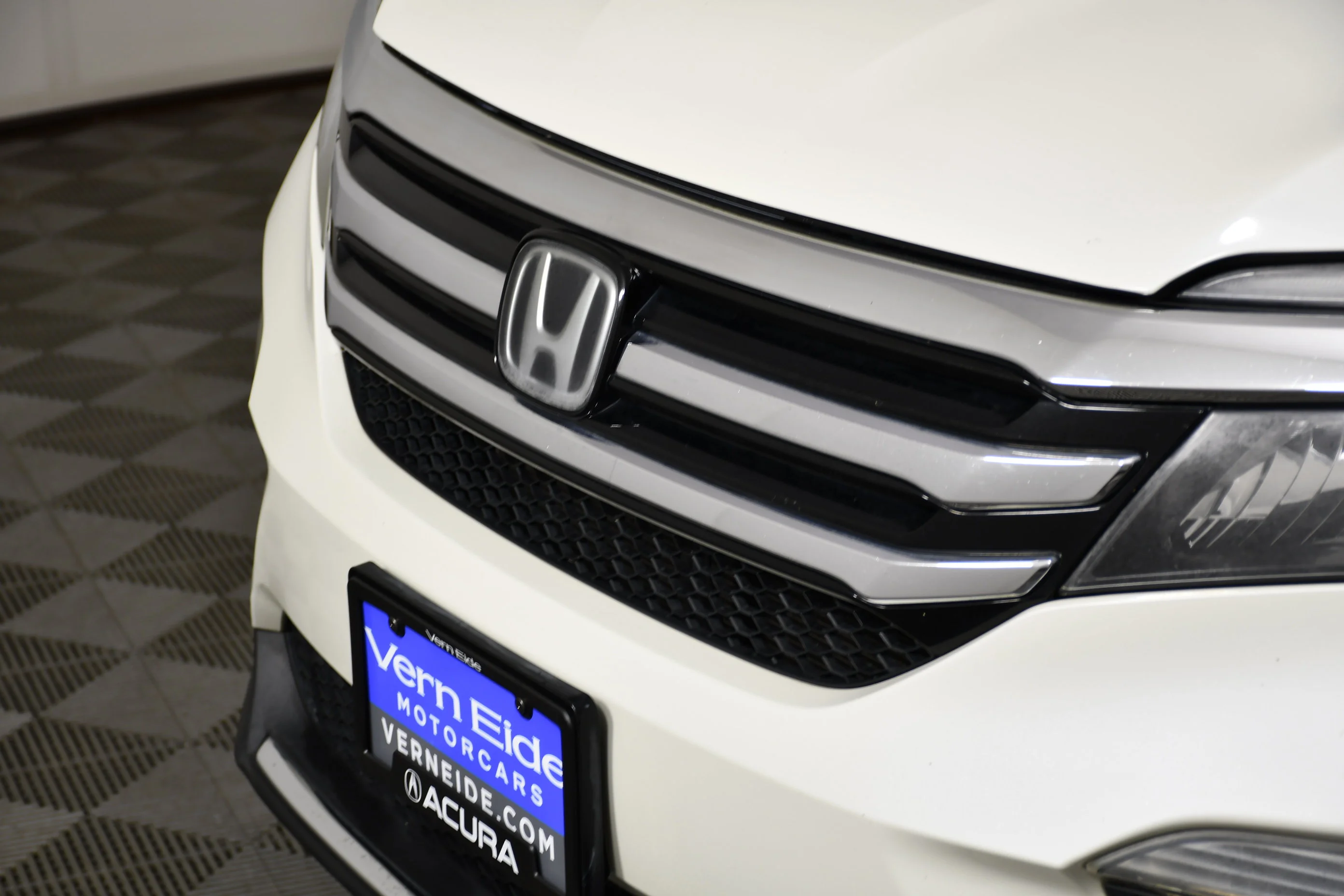 Used 2017 White Honda Elite image 11