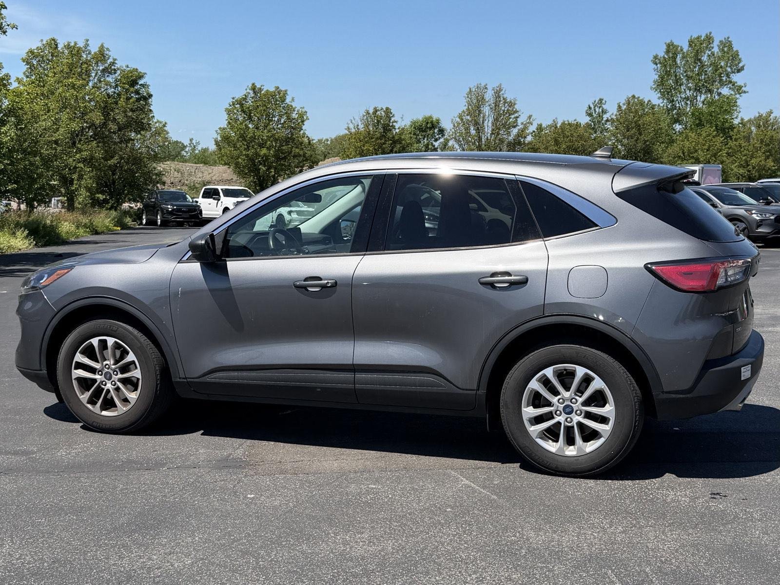 Used 2022 Carbonized Gray Ford SE image 7