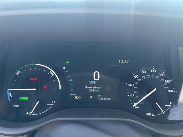 Certified Used 2025 WIND CHILL PEARL Toyota  image 8