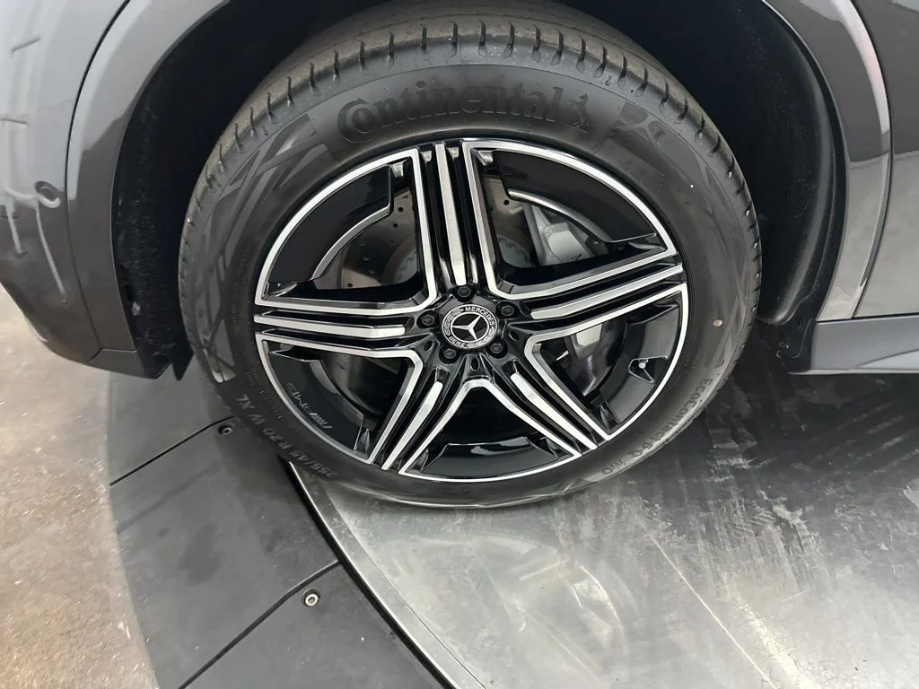 Used 2026 Gray Mercedes-Benz GLC 300 image 31