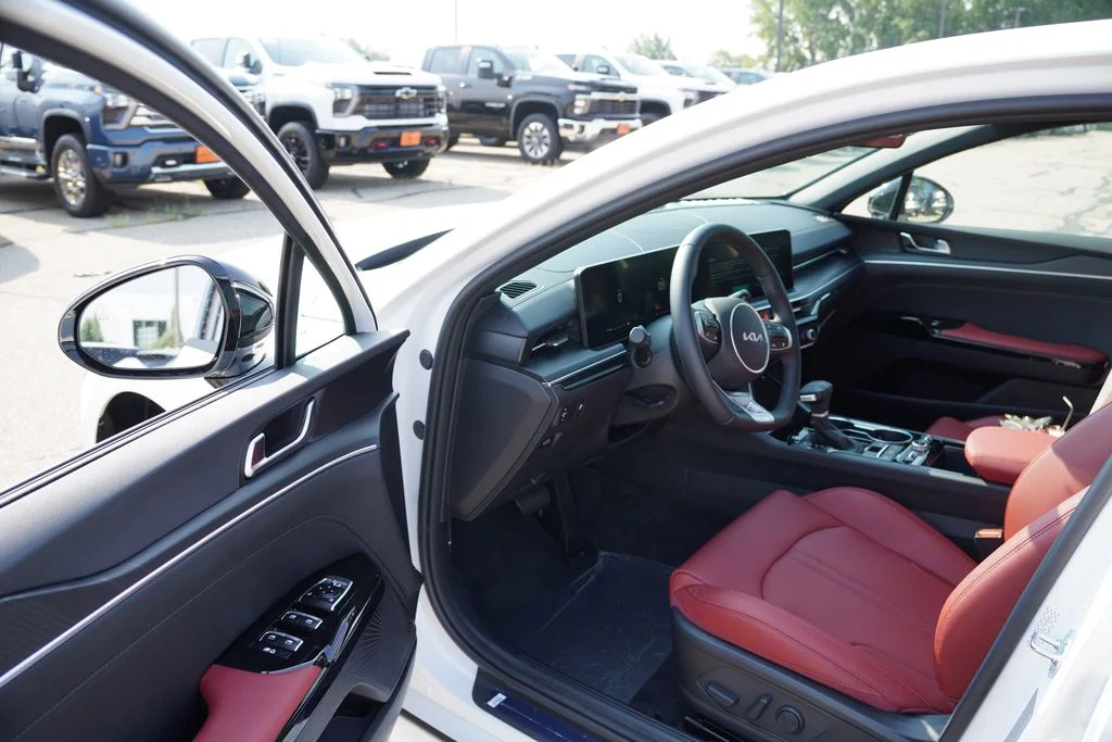New 2026 Snow White Pearl Kia GT-Line image 10