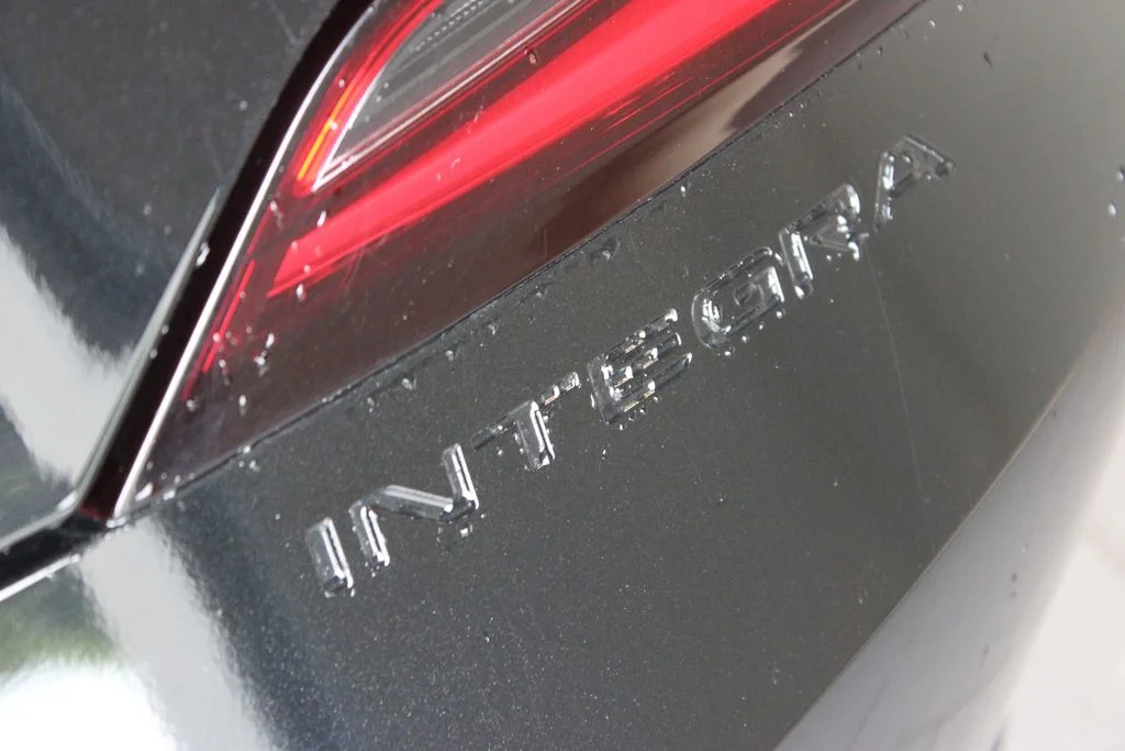 Used 2024  Acura Base image 35