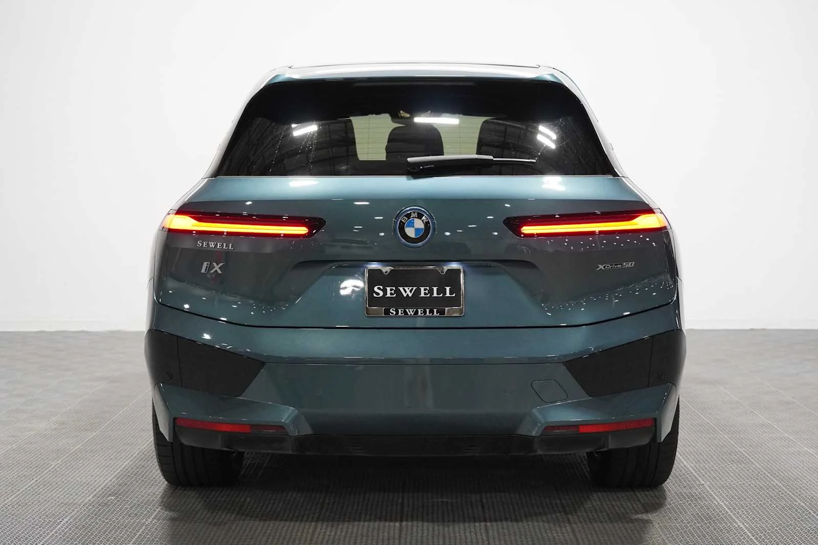 Certified Used 2024 Blue Ridge Mountain Metallic BMW xDrive50 image 5