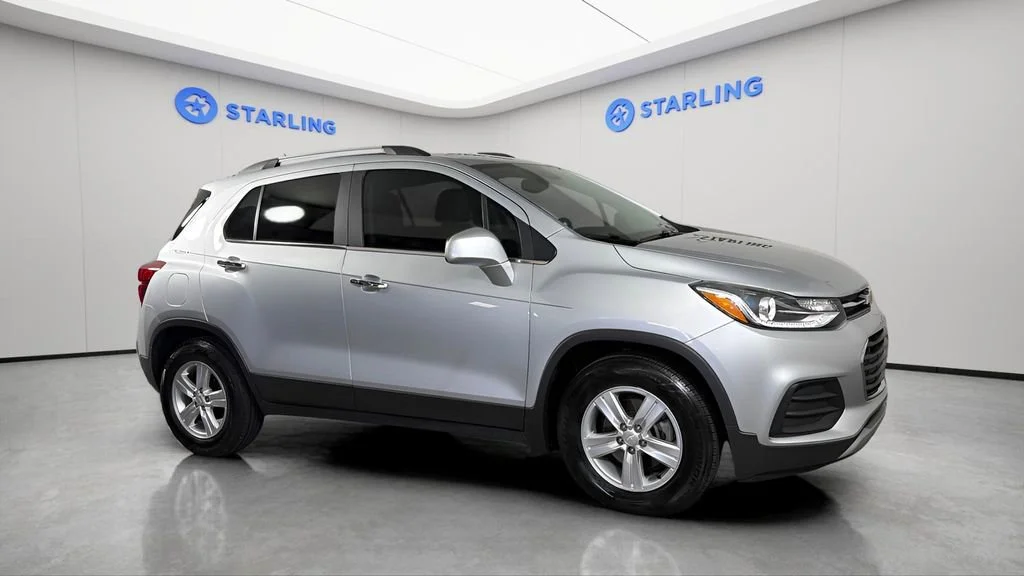 Used 2020 Silver Ice Metallic Chevrolet LT image 13