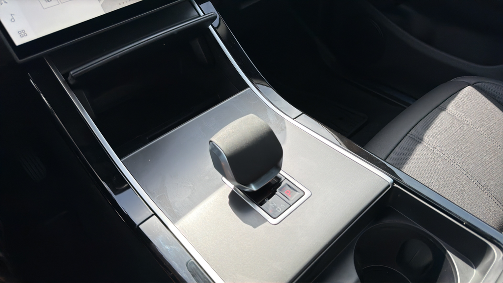 New 2026 Santorini Black Land Rover S image 21