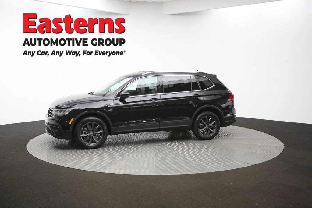 Used 2023 Black Volkswagen 2.0T SE image 57