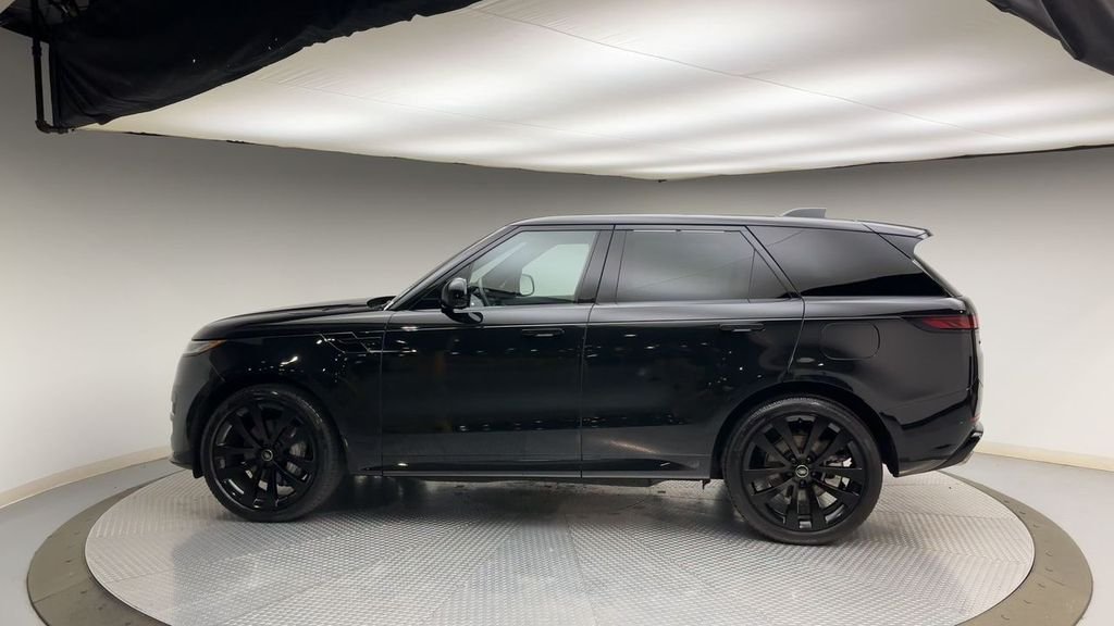 Certified Used 2025 Santorini Black Metallic Land Rover Dynamic SE image 5