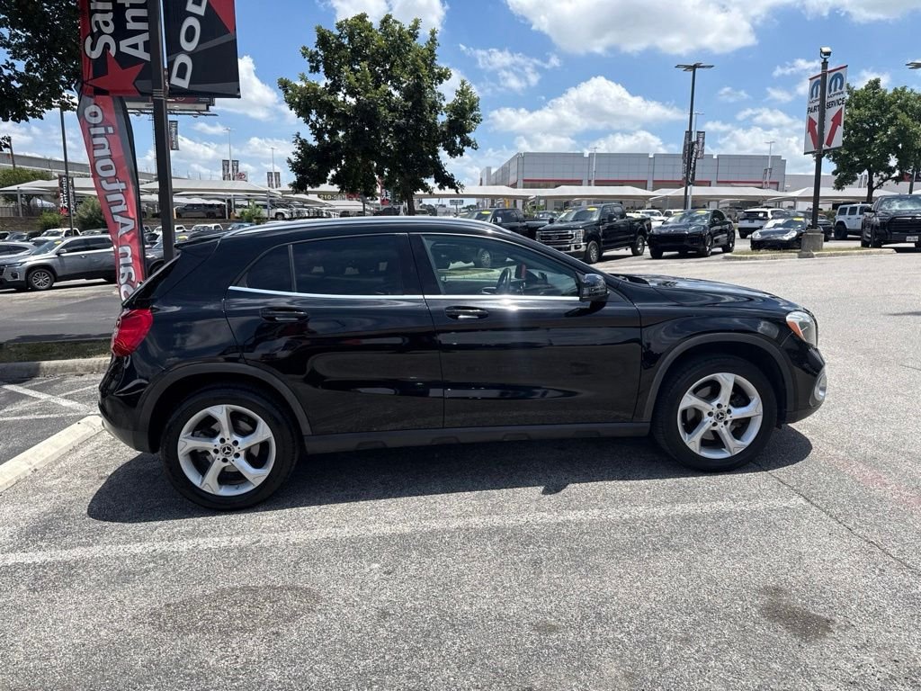 Used 2018 Black Mercedes-Benz GLA 250 image 5