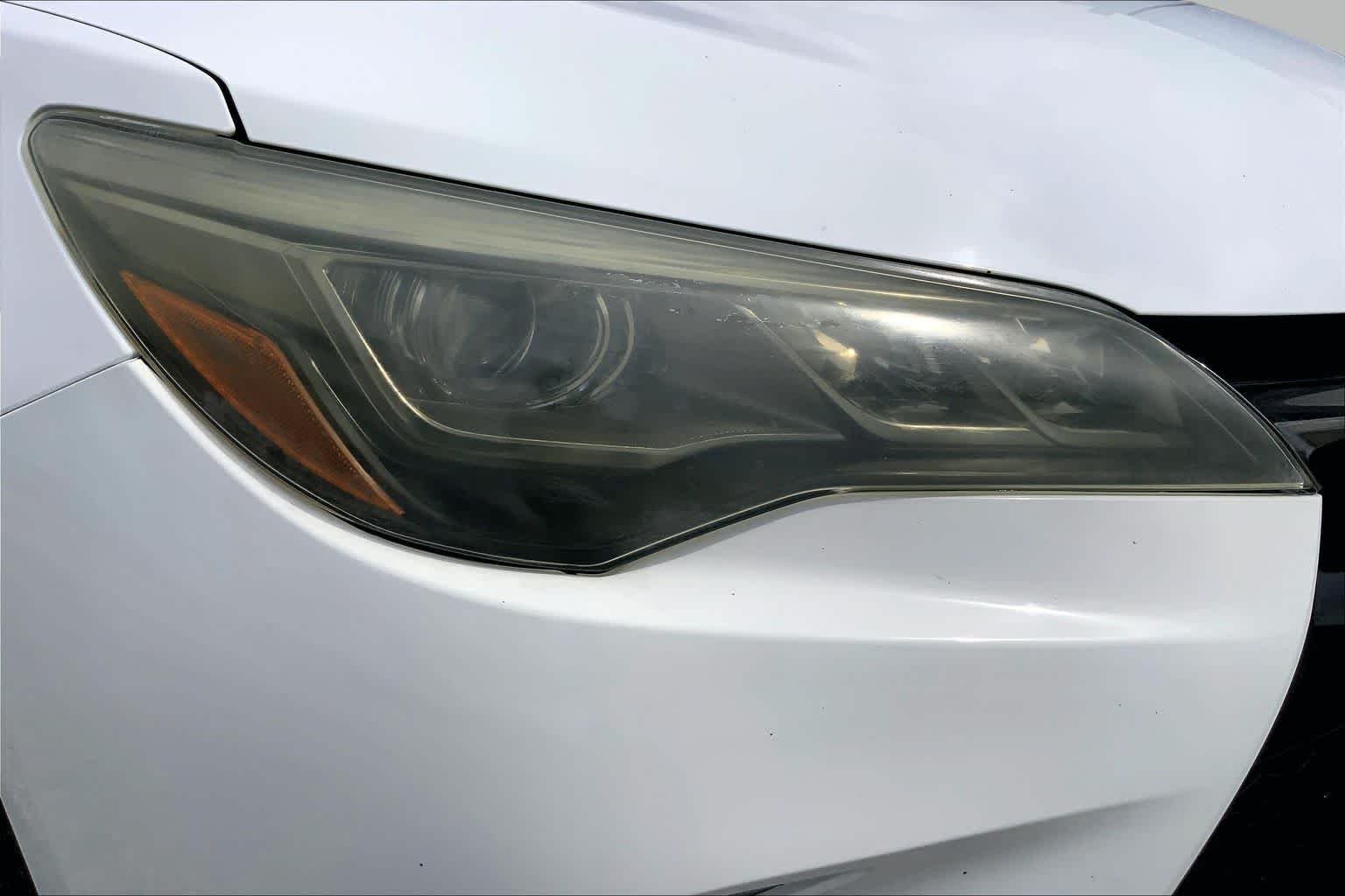 Used 2015 Super White Toyota XSE image 27