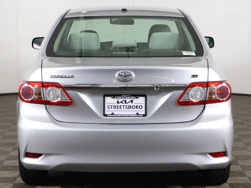 Used 2011 Silver Toyota LE image 7