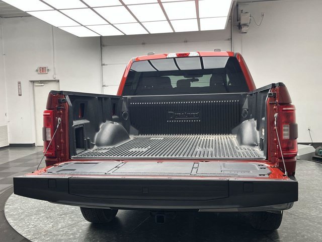 Used 2023 Hot Pepper Red Tinted Clearcoat Ford XLT image 28