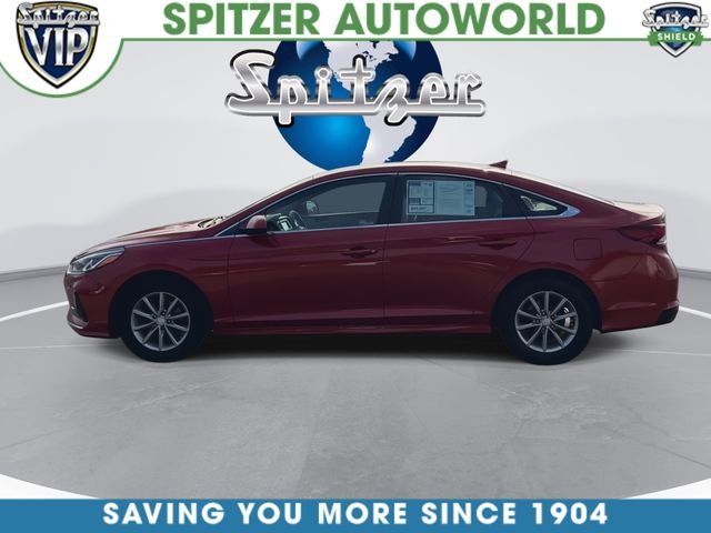 Used 2019 Red Hyundai SE image 6