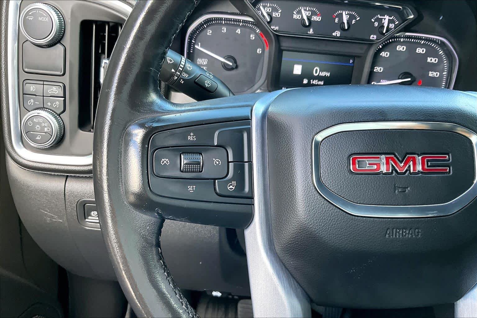 Used 2020 Onyx Black GMC SLT image 23