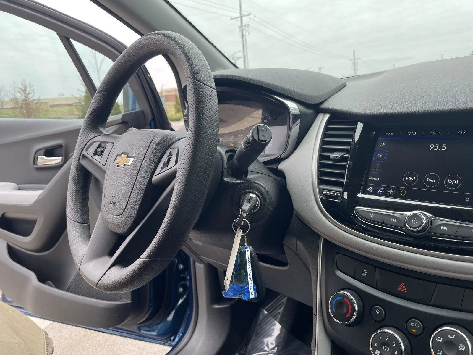 Used 2020 Pacific Blue Metallic Chevrolet LT image 27