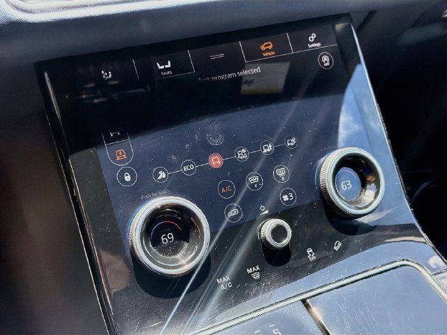 Used 2019 Silicon Silver Premium Metallic Land Rover R-Dynamic HSE image 15