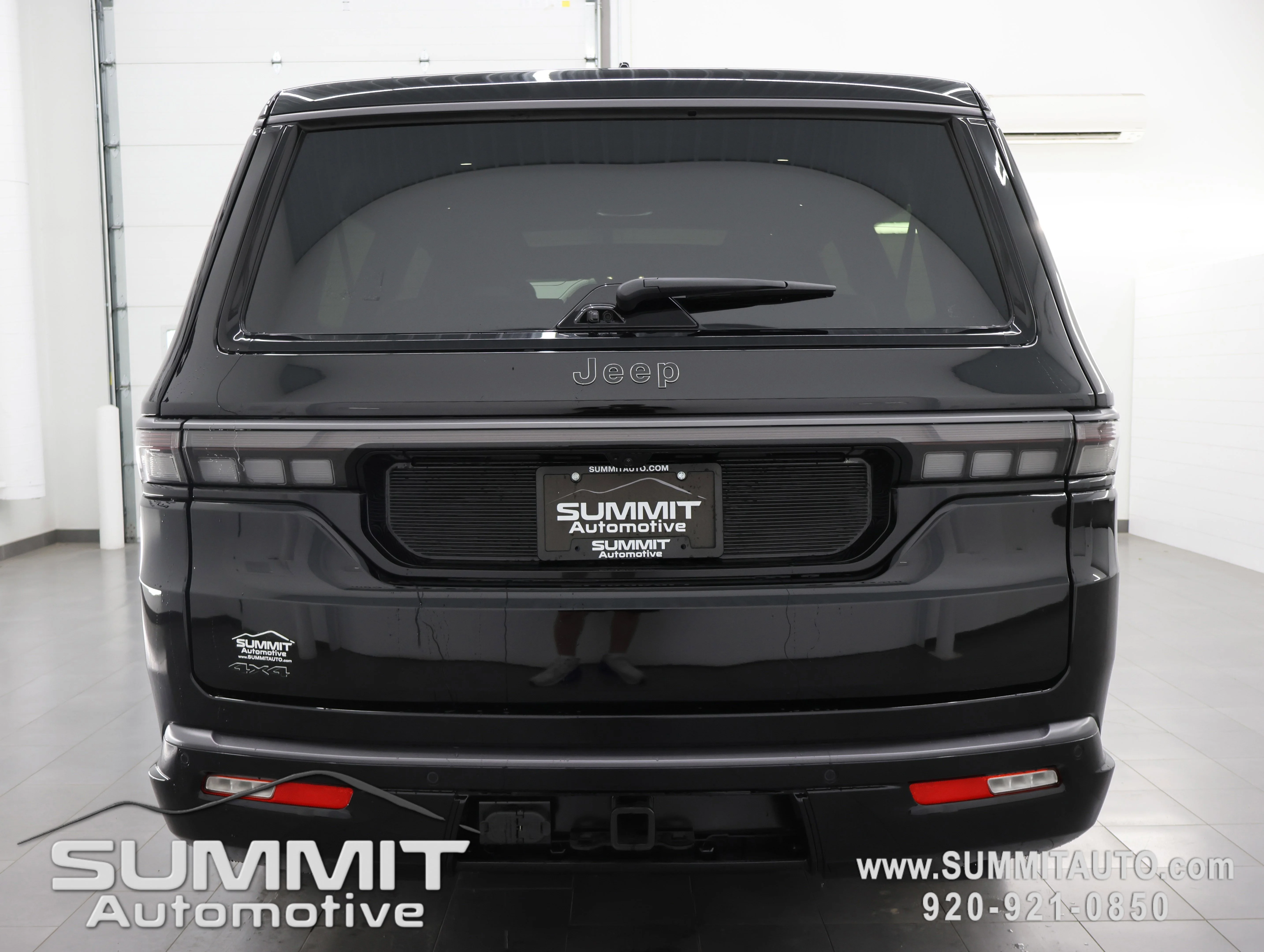 New 2026 High Gloss Black Exterior Paint Jeep Summit Obsidian image 35