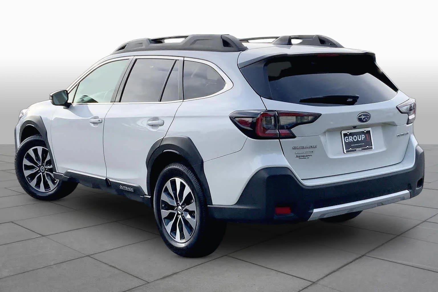 Used 2024 Crystal White Pearl Subaru Limited image 11