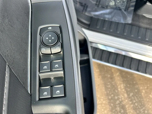 New 2026 Oxford White FORD XLT image 20