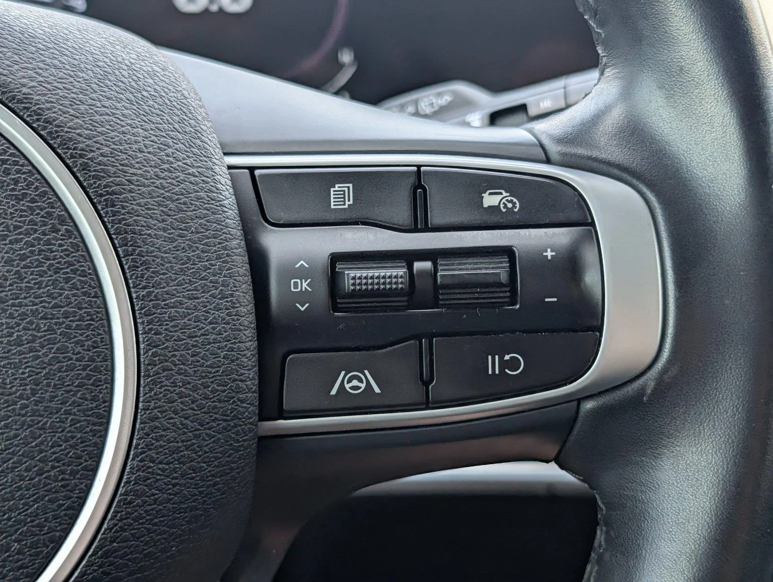Used 2023 Glacial White Pearl Kia EX image 25