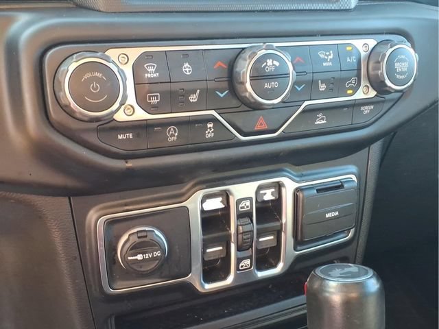 Used 2022 Black Jeep Sahara Altitude 4x4 image 10