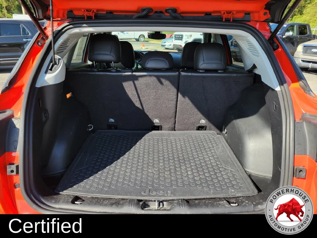 Used 2018 Orange Jeep Trailhawk image 14