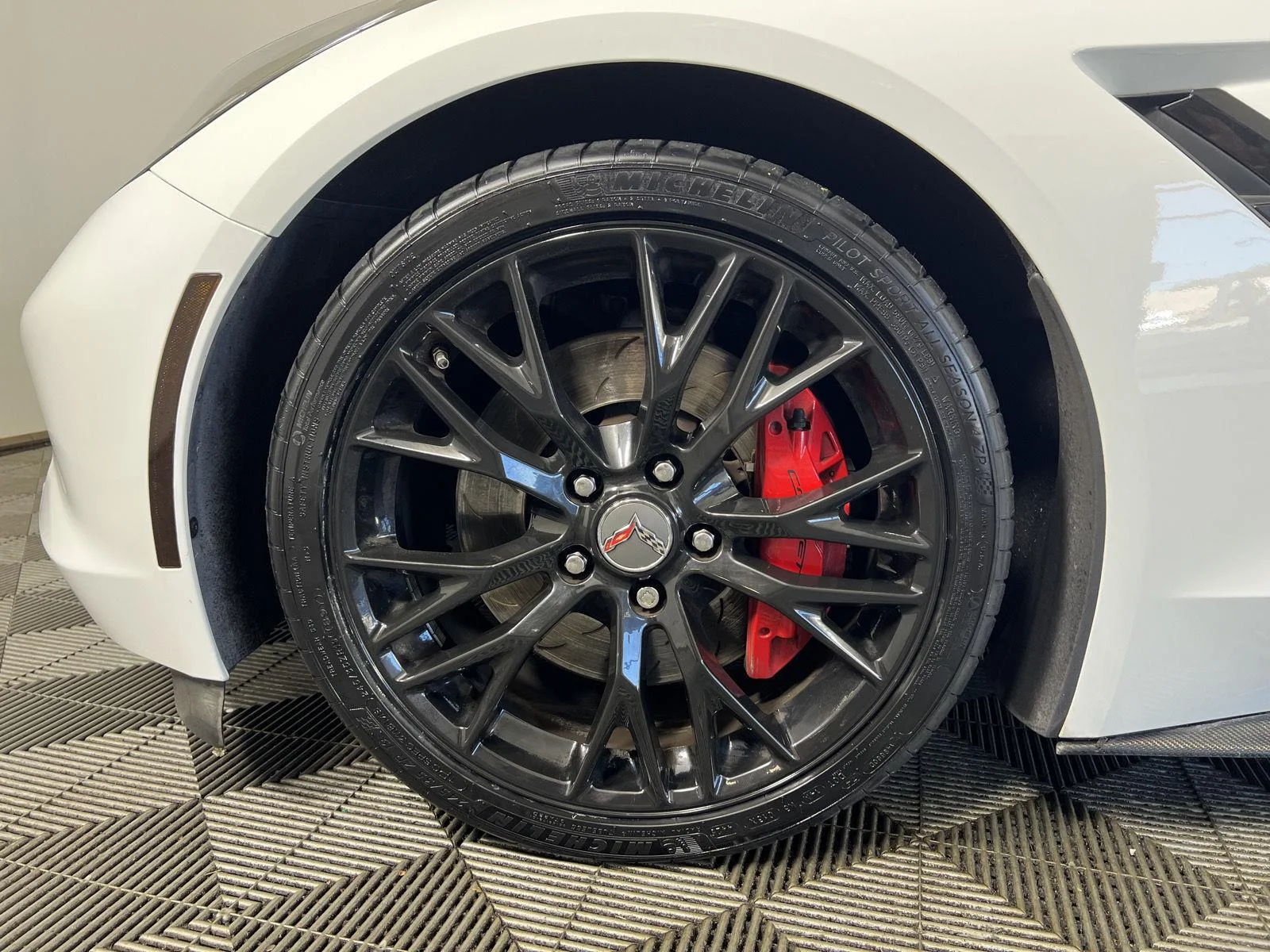 Used 2014 ARCTIC WHITE Chevrolet Z51 3LT image 31