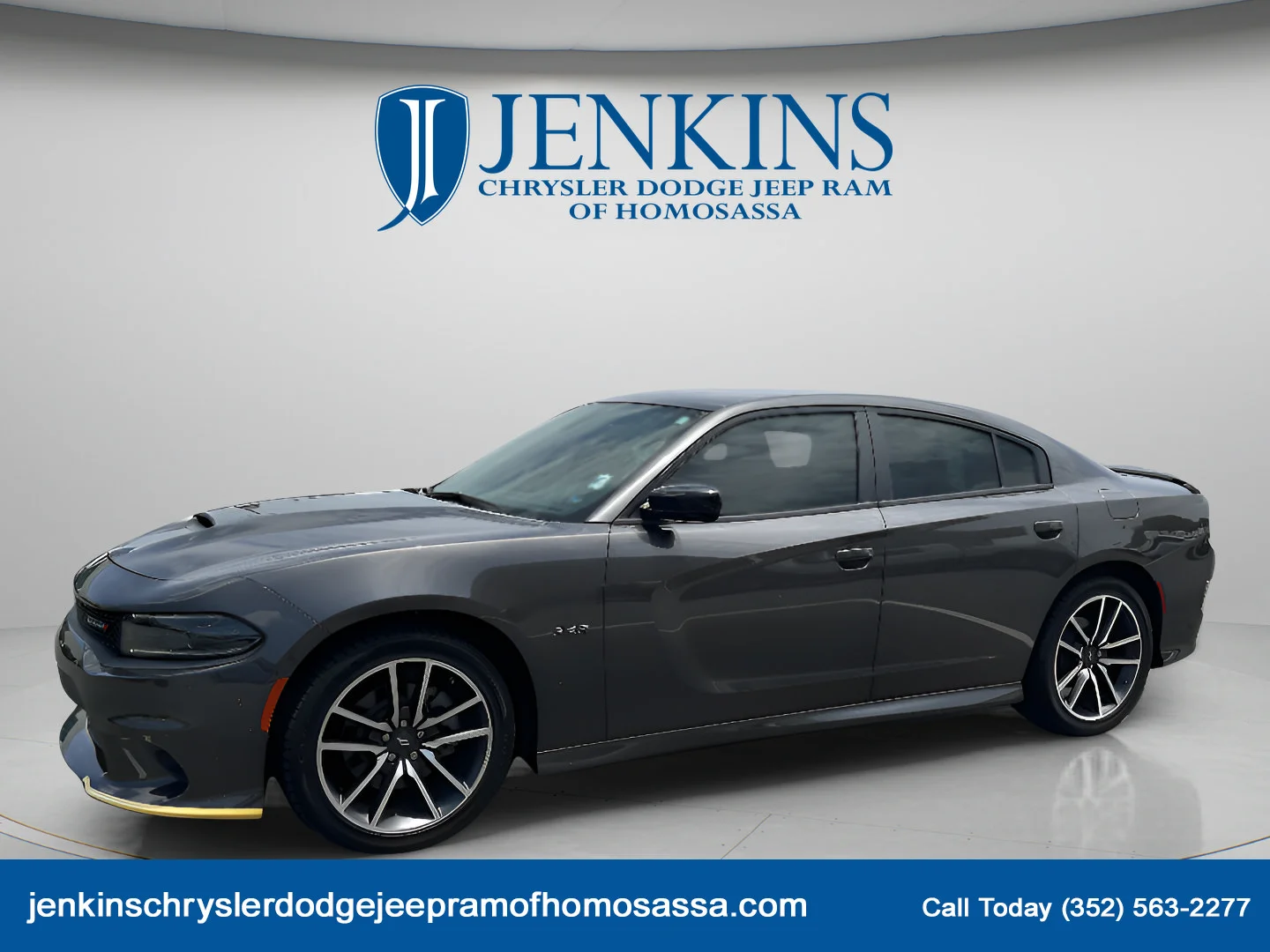 Used 2023 Granite Pearlcoat Dodge R/T image 11