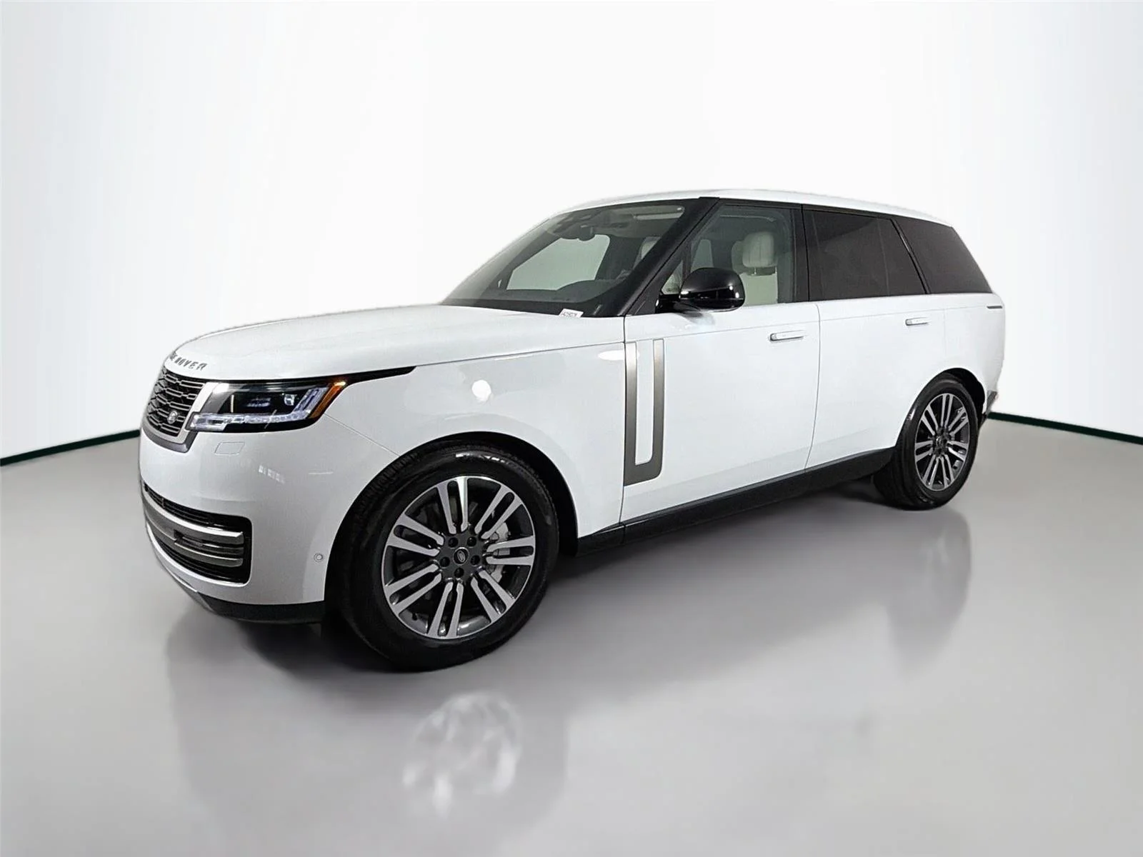 2025 Land Rover Range Rover 4.4 SE SWB's photo