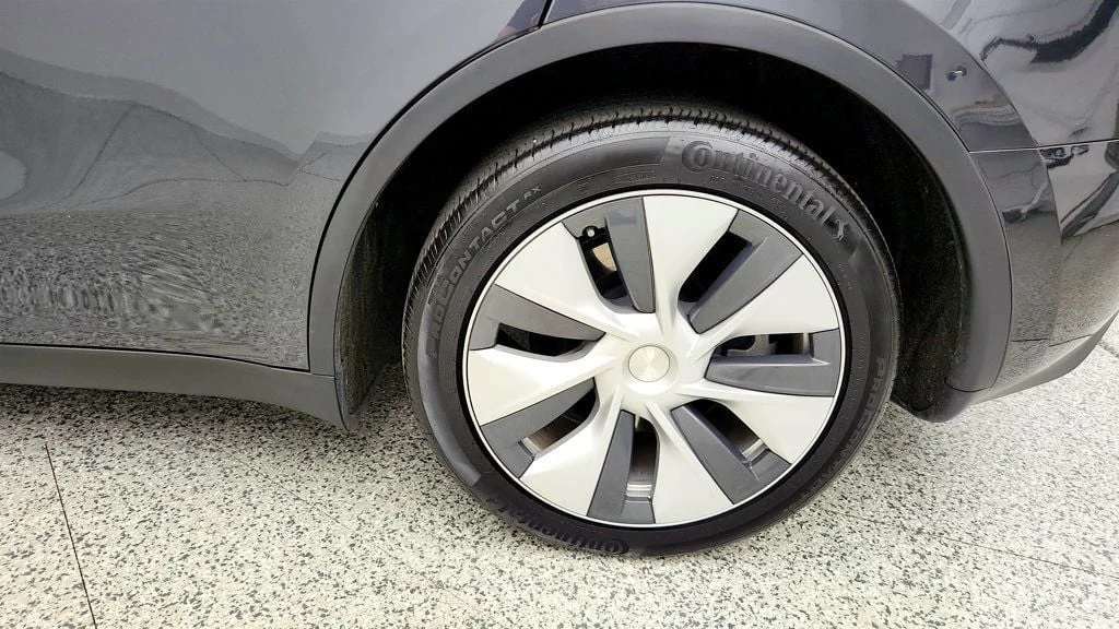 Used 2024 Stealth Grey Tesla RWD *Ltd Avail* image 9