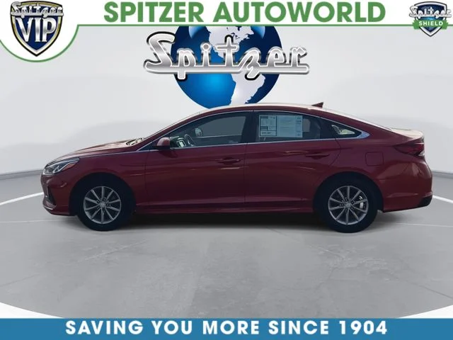 Used 2019 Red Hyundai SE image 6