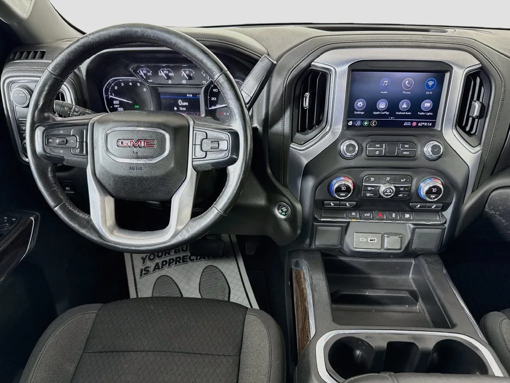 Used 2022 White GMC Elevation image 20
