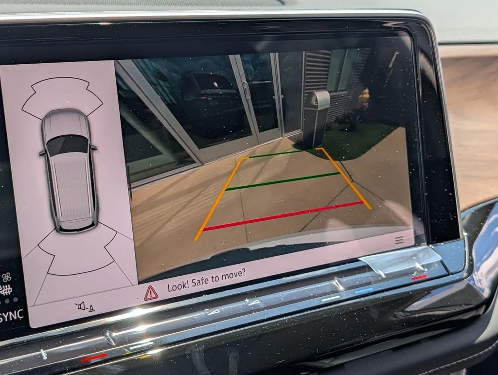 New 2026 White Volkswagen 2.0T SE w/Technology image 24
