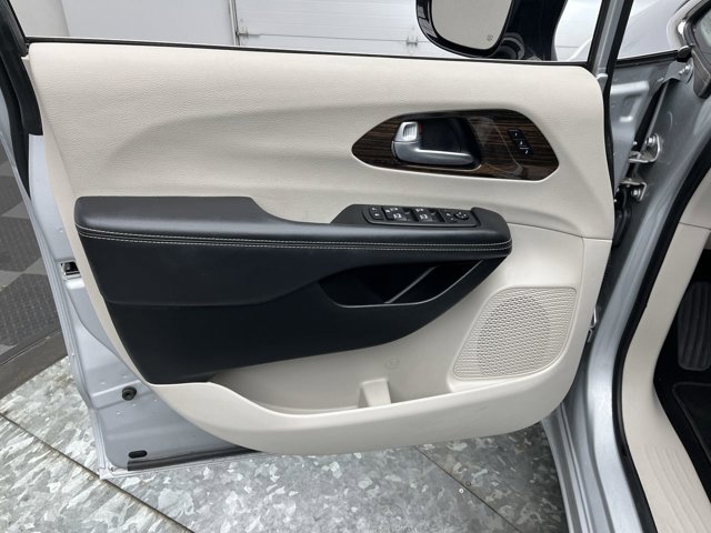 2024 Chrysler Pacifica Limited - Photo 9