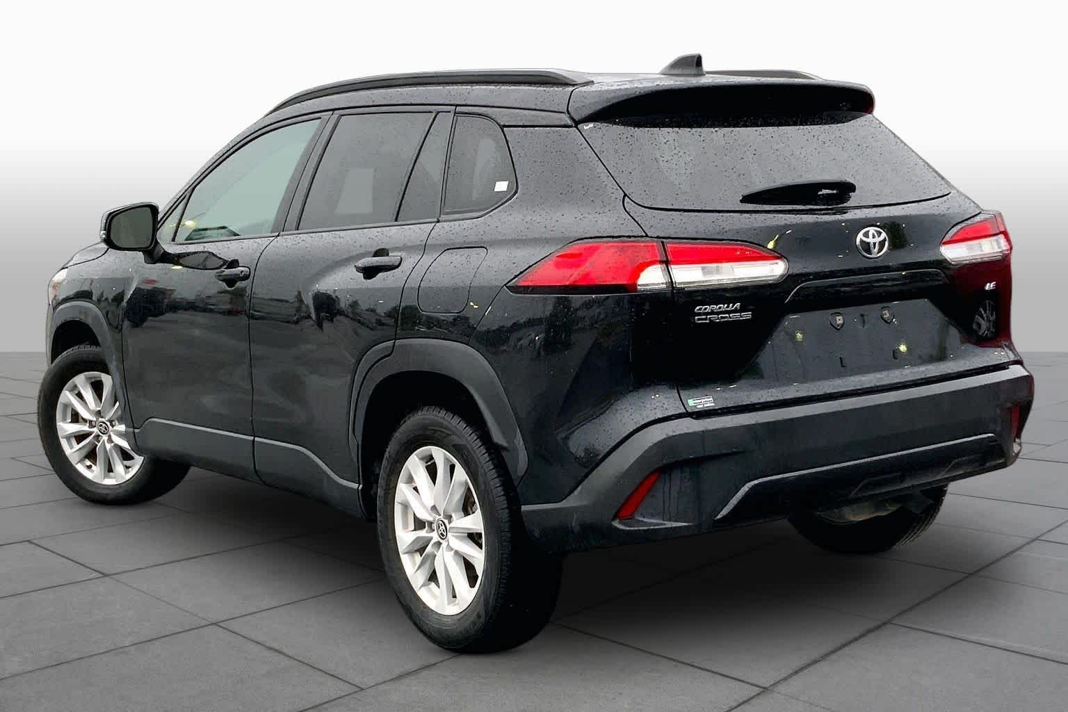 Used 2022 Jet Black Toyota LE image 12