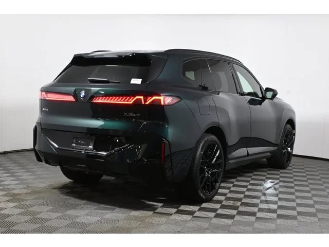 New 2027 Vancouver Green Metallic BMW 40 xDrive image 7
