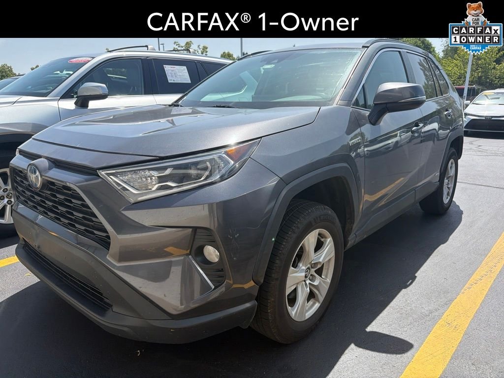 Used 2020 Gray Toyota XLE image 2
